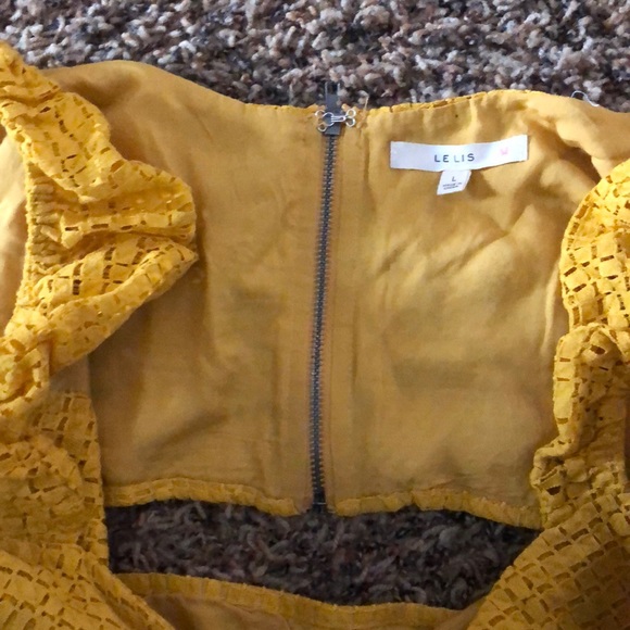 Crop top - Picture 2 of 3